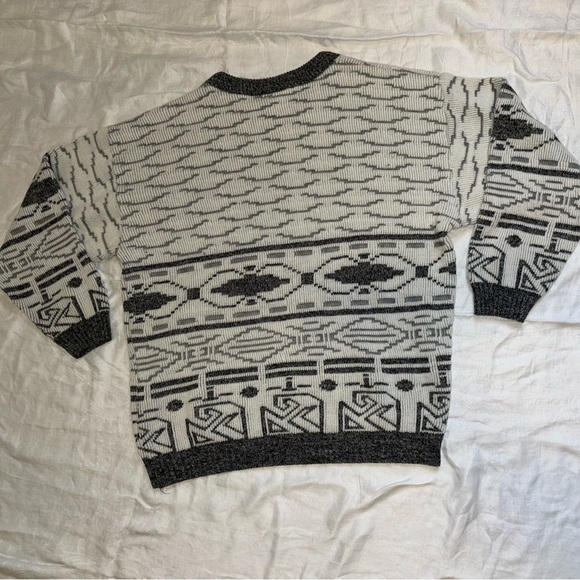 Simple and Sweet Patterned Sweater - Picture 2 of 3